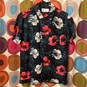 Aeropostale Flower Button-down Mens size S